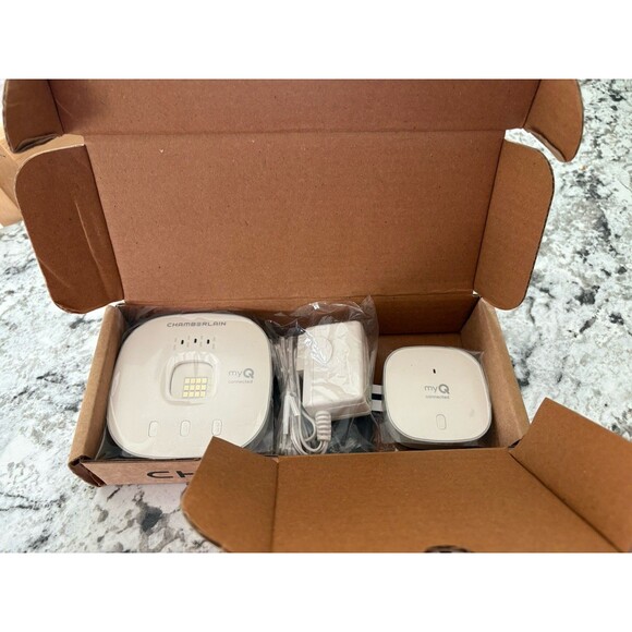 Chamberlain MyQ-G0401-ES MyQ Wireless Smart Garage Hub and Controller - White - Picture 3 of 5